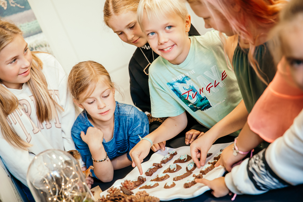 Lapsed tähistamas sünnipäeva Eesti Loodusmuuseumis